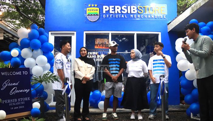 Robi Darwis dan Adzikry Meriahkan Pembukaan Persib Store di Sukabumi