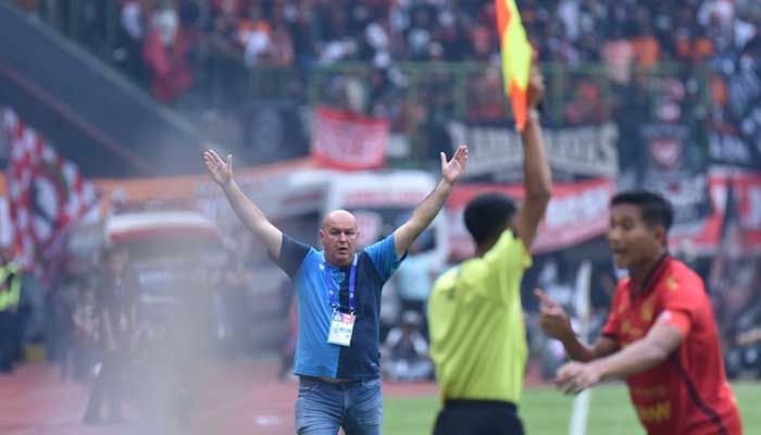 Begini Respons LIB Soal Keributan Suporter di Laga Persija vs Persib