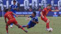 Hasil Babak I Persija vs Persib: Maung Dominan, tapi Macan Lebih Efektif