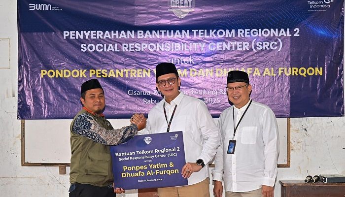 Sambut Ramadan, Telkom Regional 2 Serahkan Bantuan Pendidikan ke Pondok Pesantren Al-Furqon di Bandung Barat