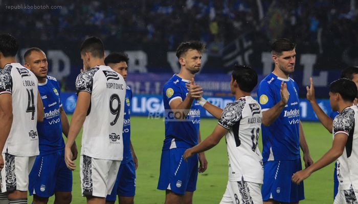 Para pemain Persib saat akan bertanding melawan Bali United. (RBCOM/Adam Husein)
