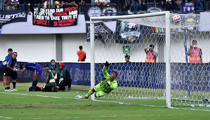 Ditanya Kepemimpinan Wasit di Laga Persita vs Persib, Begini Reaksi dan Komentar Bojan Hodak