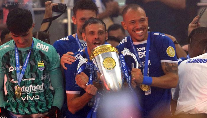 Komentar Tyronne Del Pino Setelah Meraih Penghargaan Pemain Terbaik Liga 1 2024/2025