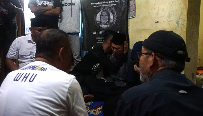 Umuh Muchtar ke Garut Kunjungi Rumah Duka 2 Bobotoh Meninggal Usai Konvoi Persib Juara