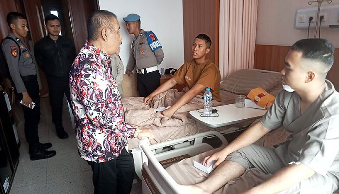 6 Polisi Terluka saat Mengamankan Laga Persib vs Persis Solo, Begini Reaksi Umuh Muchtar