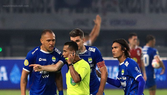 Bojan Hodak Ogah Bicara Kepemimpinan Wasit di Laga Persib vs Barito: Mereka Bisa Mendenda Saya