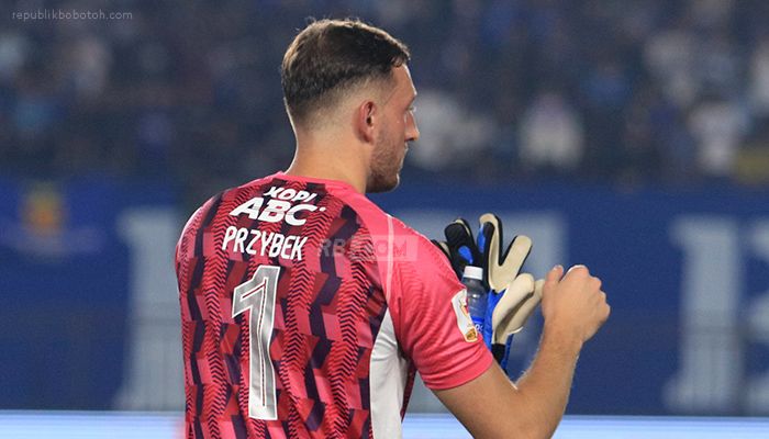Adam Przybek Terinspirasi Kegemilangan Peter Schmeichel dan Joe Hart 
