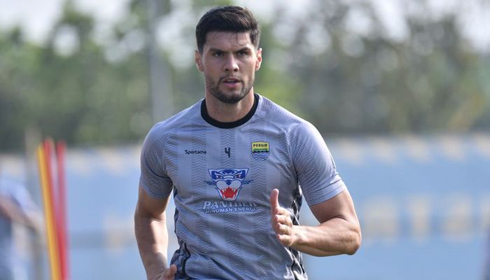 Julio Cesar Langsung Tunjukkan Totalitasnya Untuk Persib