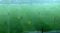 Lapangan GBLA Tergenang Air, Persib vs Persebaya Dihentikan Sementara