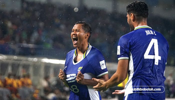 Adam Alis Buka Rahasia Hubungannya dengan Bojan Hodak di Ruang Ganti Persib