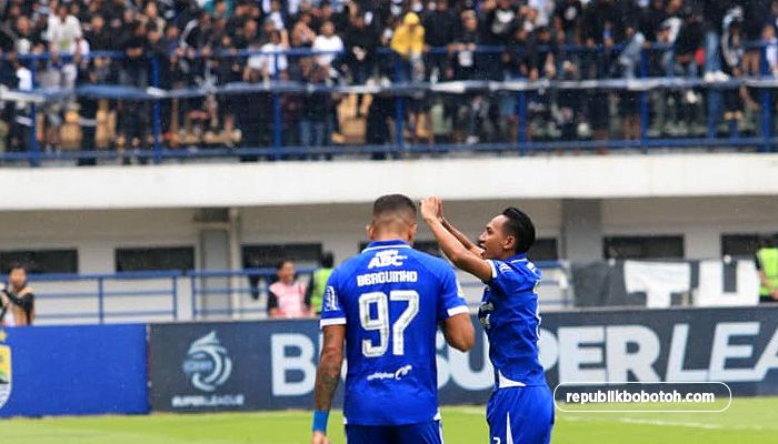 Hasil Babak I Persib vs Persija: Beckham Putra Bawa Maung Bandung Unggul