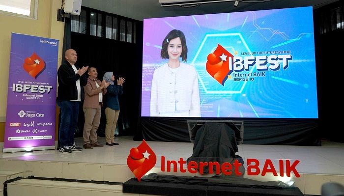 IBFEST Series 10 Hadir di 4 Kota, Telkomsel Cerahkan Literasi AI Generasi Muda Indonesia