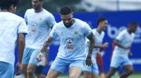 Cerita Awal Kurzawa Bersama Persib: Dari Latihan hingga Cuaca Bandung