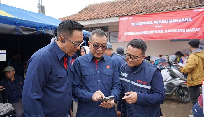 Telkomsel Salurkan Bantuan dan Amankan Jaringan Telekomunikasi Pasca Bencana Longsor di KBB