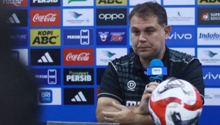 Carlos Parreira Respons Absennya Bojan Hodak di Laga Persib vs Madura United