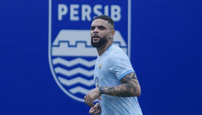 Persib ke Thailand dengan Kekuatan Penuh, Layvin Kurzawa Siap Unjuk Gigi