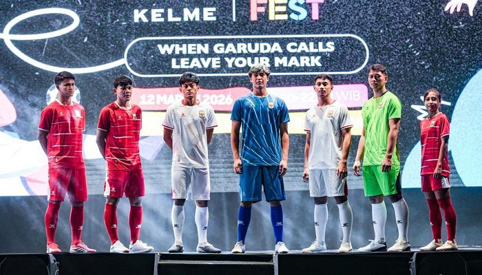 Foto-foto Penampakan Jersey Terbaru Timnas Indonesia dari Kelme yang Terinspirasi Motif Tenun