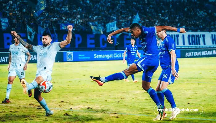 Mengapa Persib Sulit Menembus Pertahanan Arema, Ini Analisa Bojan Hodak